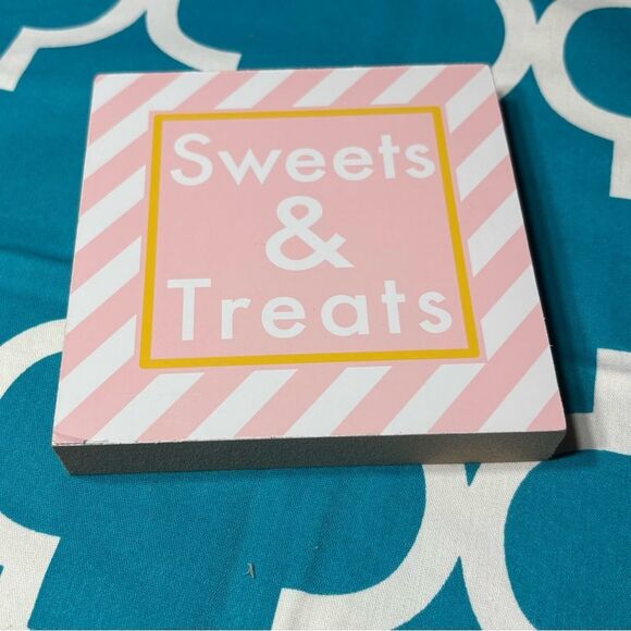 New Sweets & Treats Party Word Block Tabletop Sign NWT - Picture 5 of 6